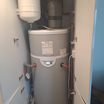 Hot water heat pump