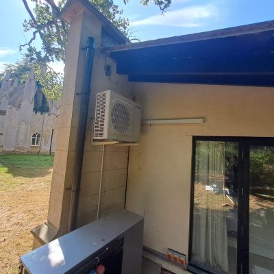 Installation of two Mitsubishi Electric wall mounted splits for an architect designed house